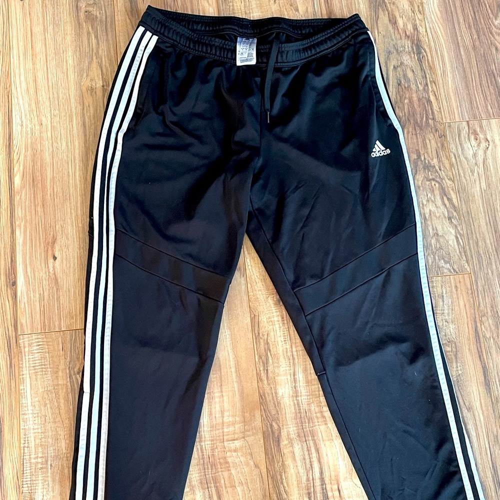 XL woman’s adidas sweats